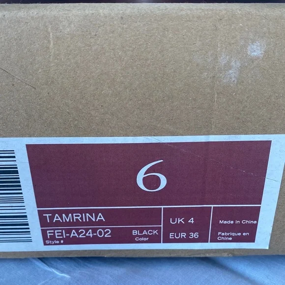 Torgeis Tamrina Black Women's Heels with Bow Detail - Picture 2 of 11